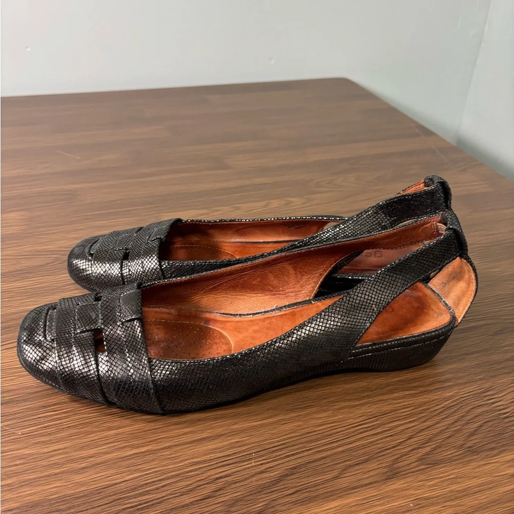 Gentle Souls Black‎ and Metallic Textured Women's Flats Size 8.5